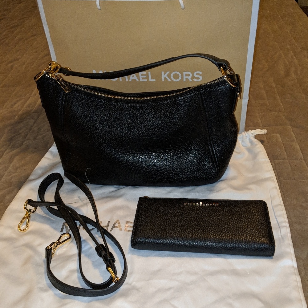 BNWT Michael Kors blk pebbled leather bag & wallet